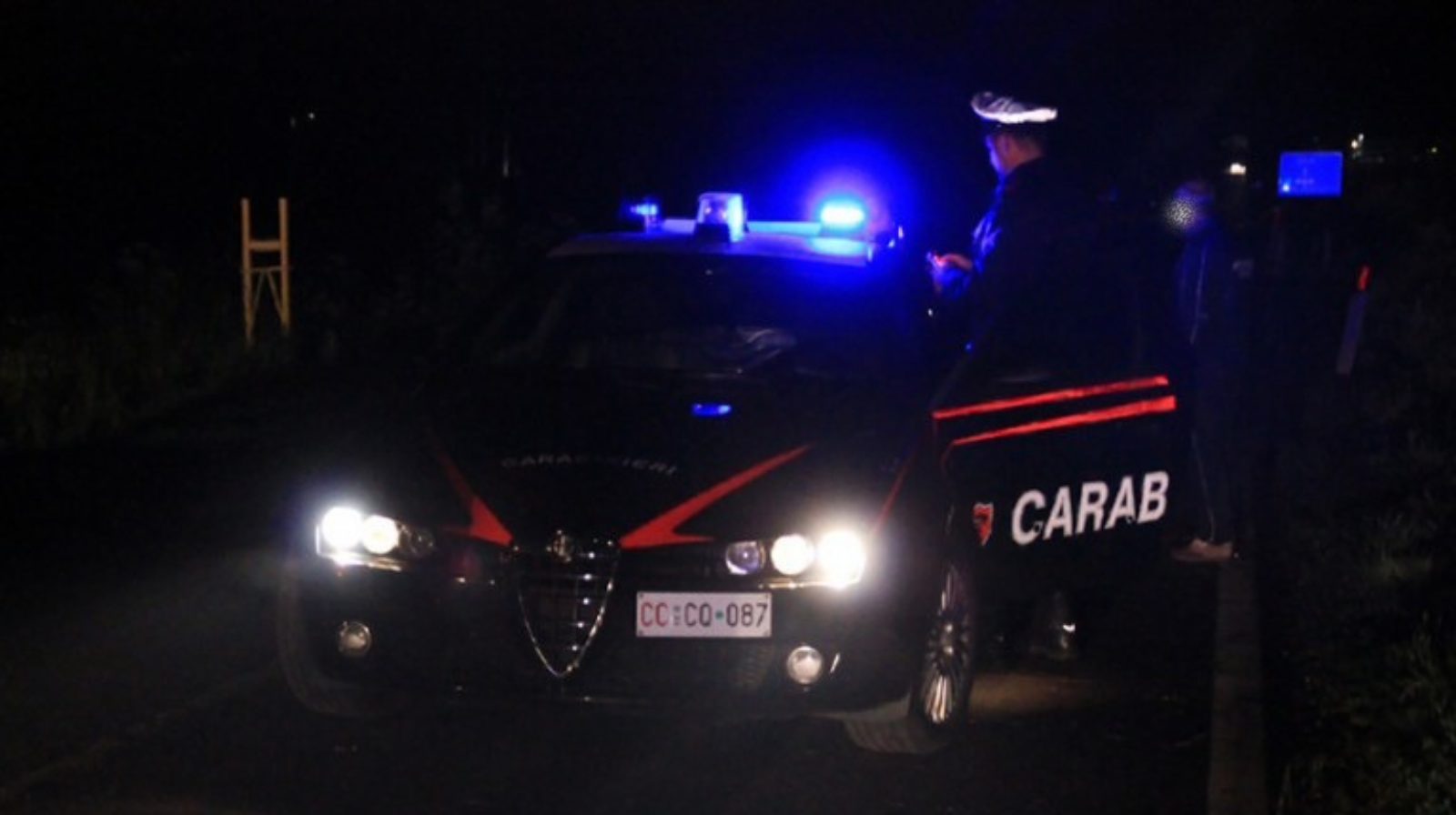 Controne, irruzione in casa di un imprenditore: tre banditi lo legano a una sedia