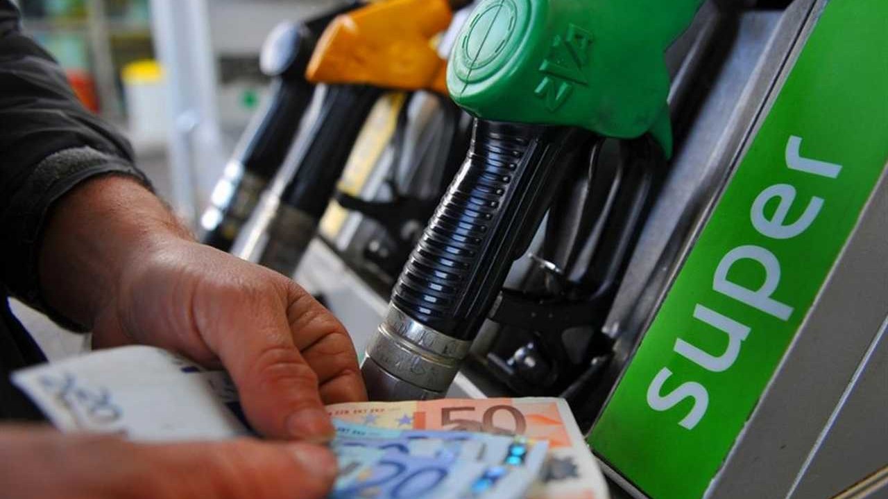 Carburanti, dopo Eni anche Q8 proroga il price cap su benzina e diesel fino a fine anno