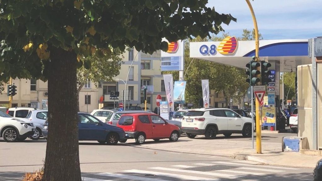 Carburante introvabile nel Cilento, code e distributori a secco