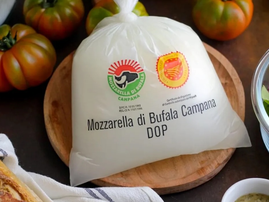 Mozzarella di bufala, produzione bloccata per lo sciopero dei tir