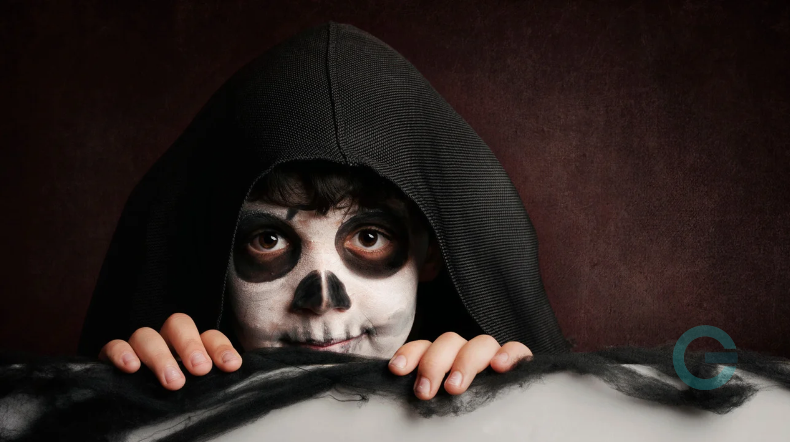 Halloween, attenzione a trucchi e maschere: i rischi per la pelle