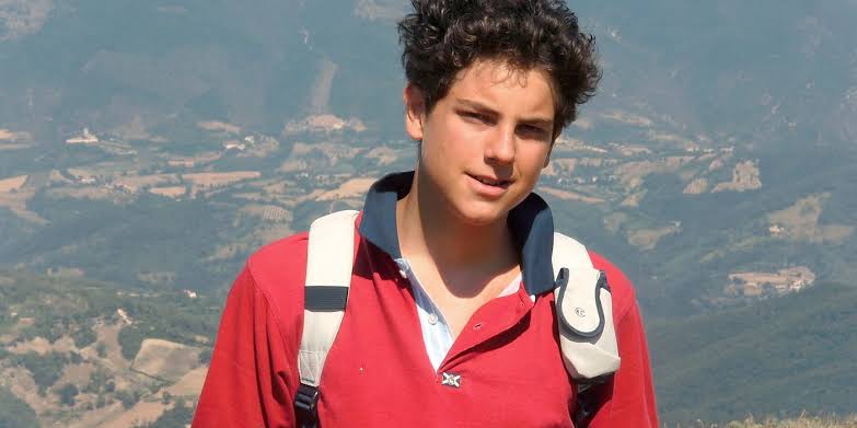 Oggi è San Carlo Acutis, il giovane santo che ha portato la fede nell’era digitale