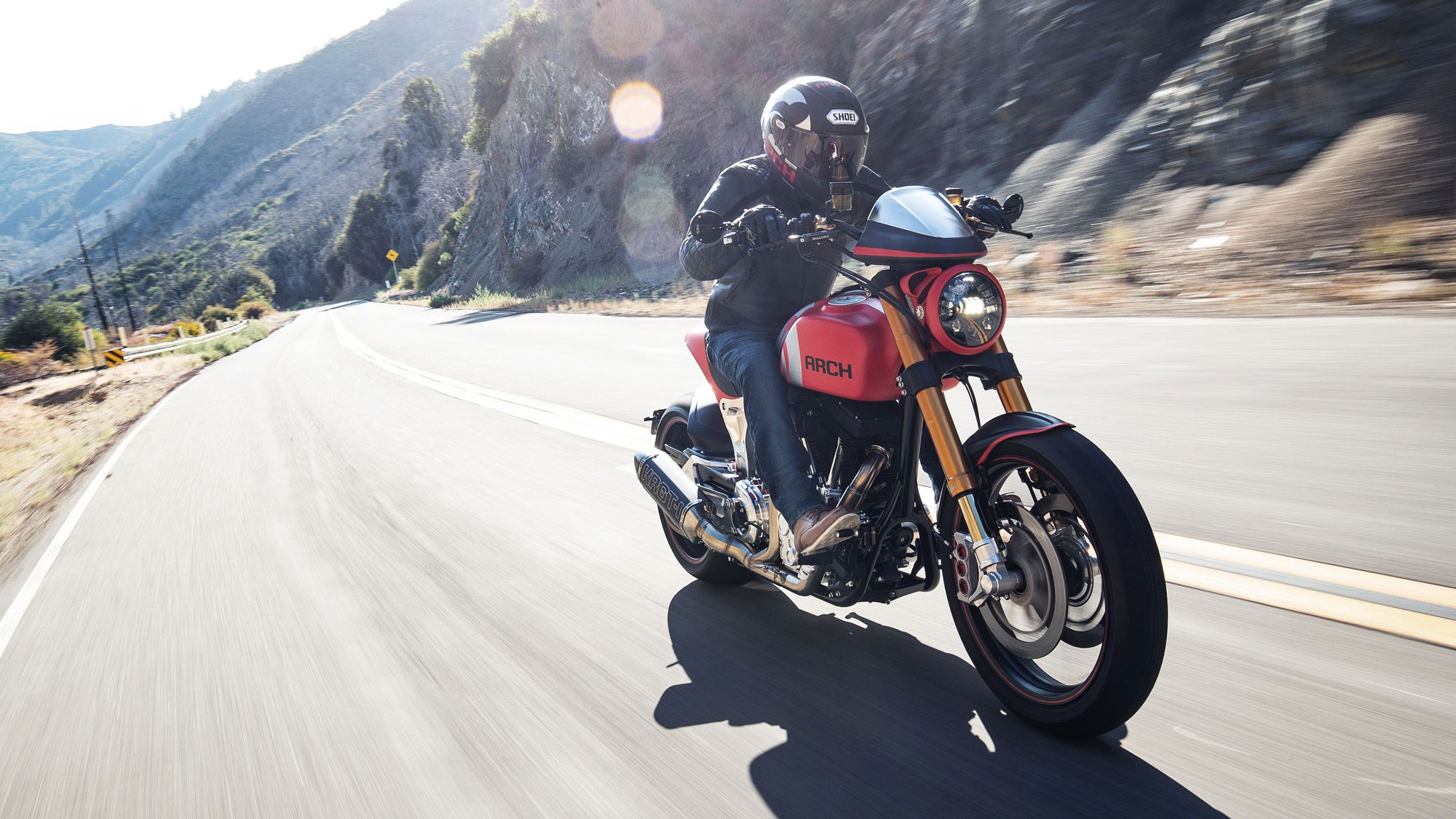 Keanu Reeves, l’attore che costruisce moto artigianali