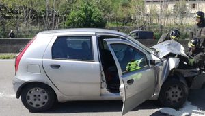 Agropoli, auto contro un muro a Moio: muore un uomo di 74 anni