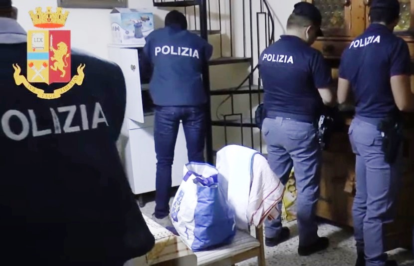 Battipaglia, cocaina nascosta nel ripostiglio: arrestato 36enne