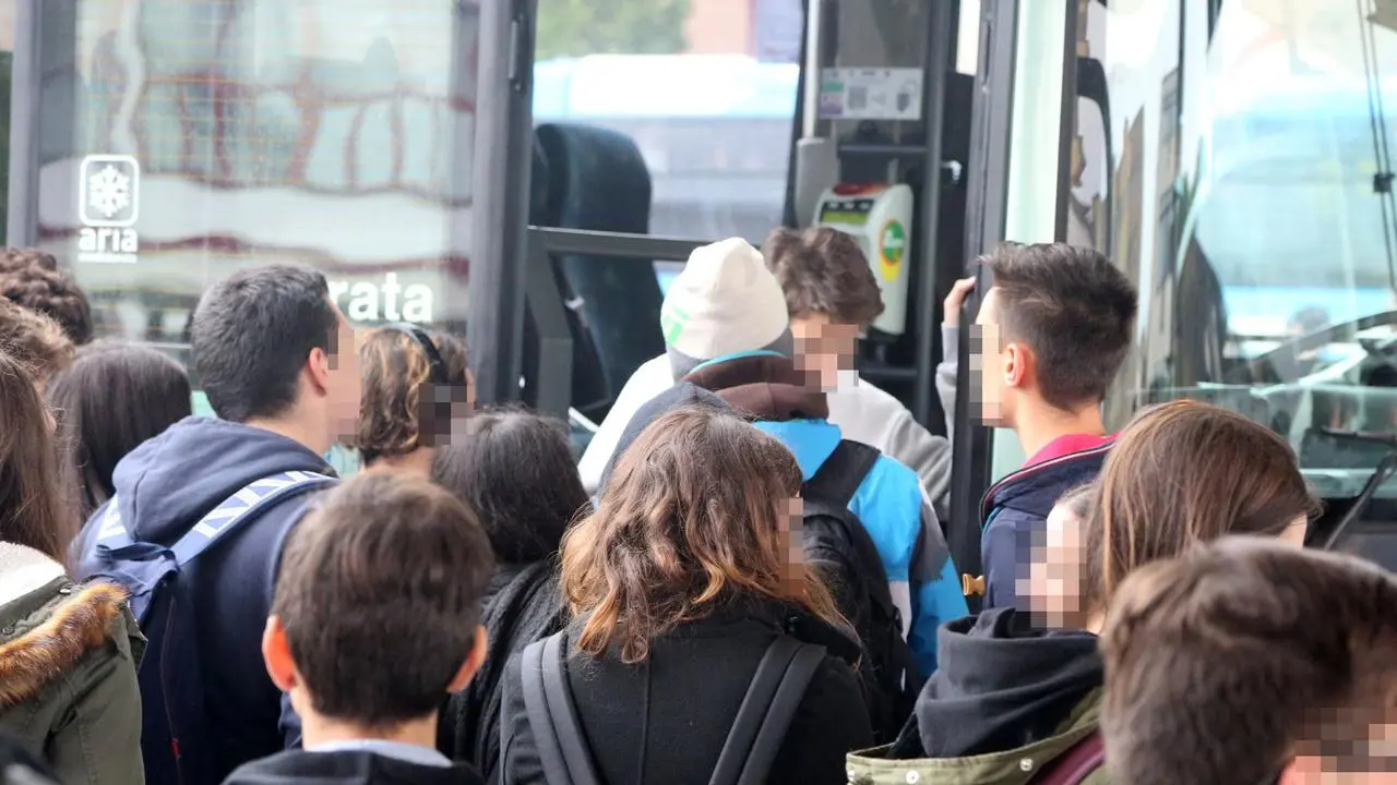 Sciopero autotrasportatori, studenti e pendolari senza bus