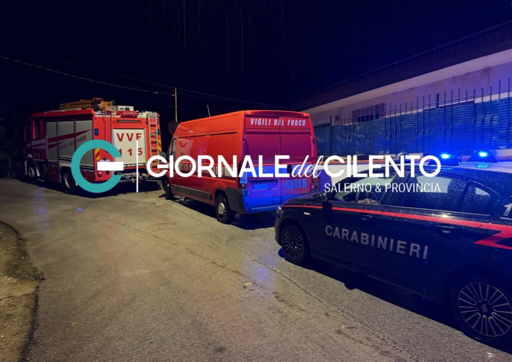 Maltempo nel Cilento, auto travolta dalla piena a Montecorice: uomo bloccato